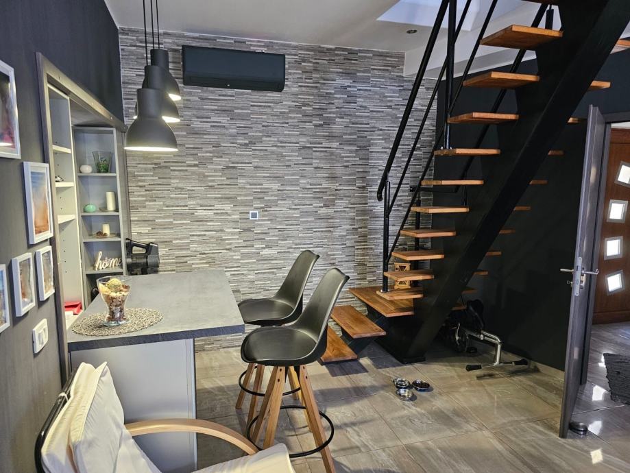 Beautiful, newly renovated, furnished duplex apartment in the city center