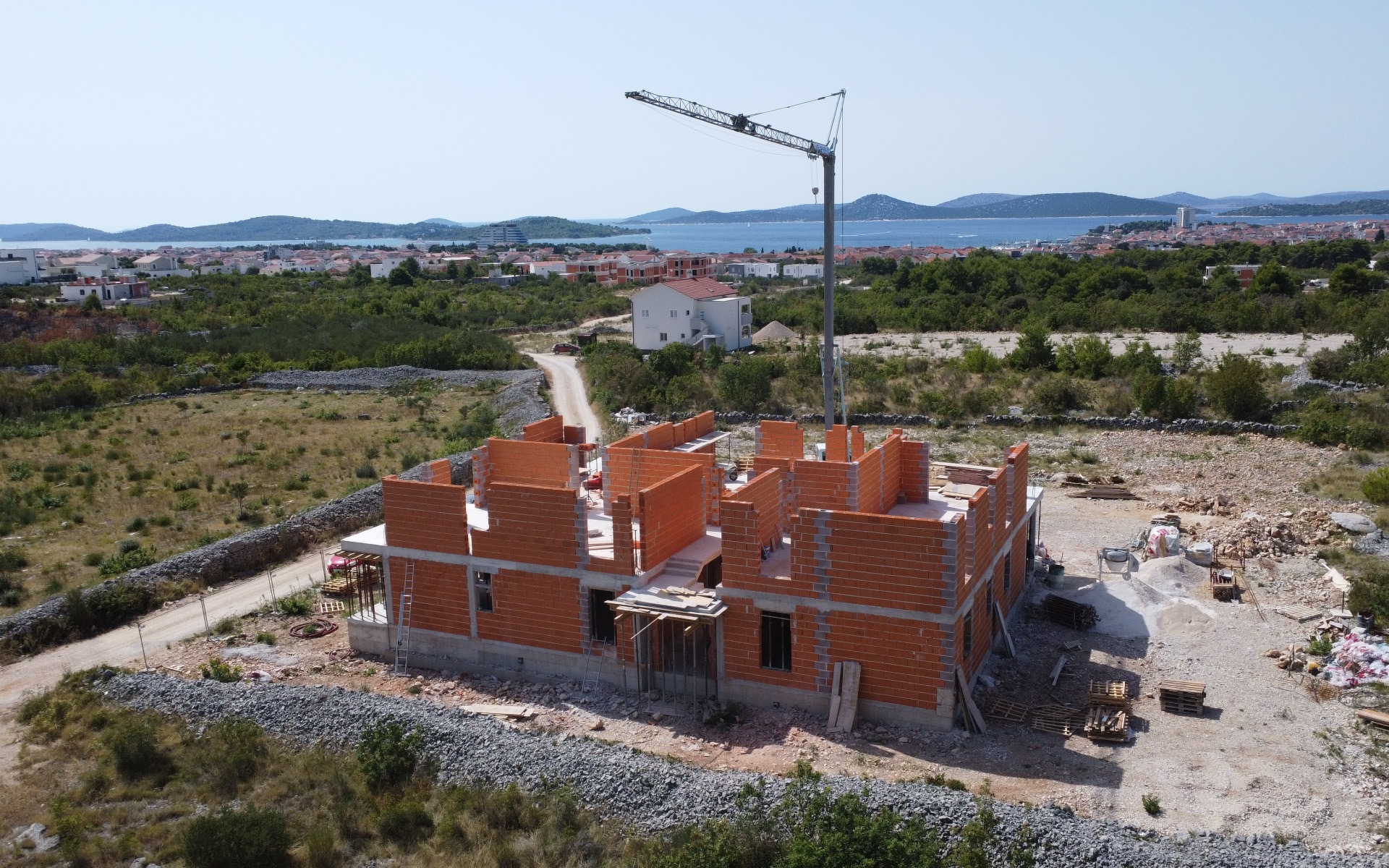Pogled more, prvi kat stan u novogradnji