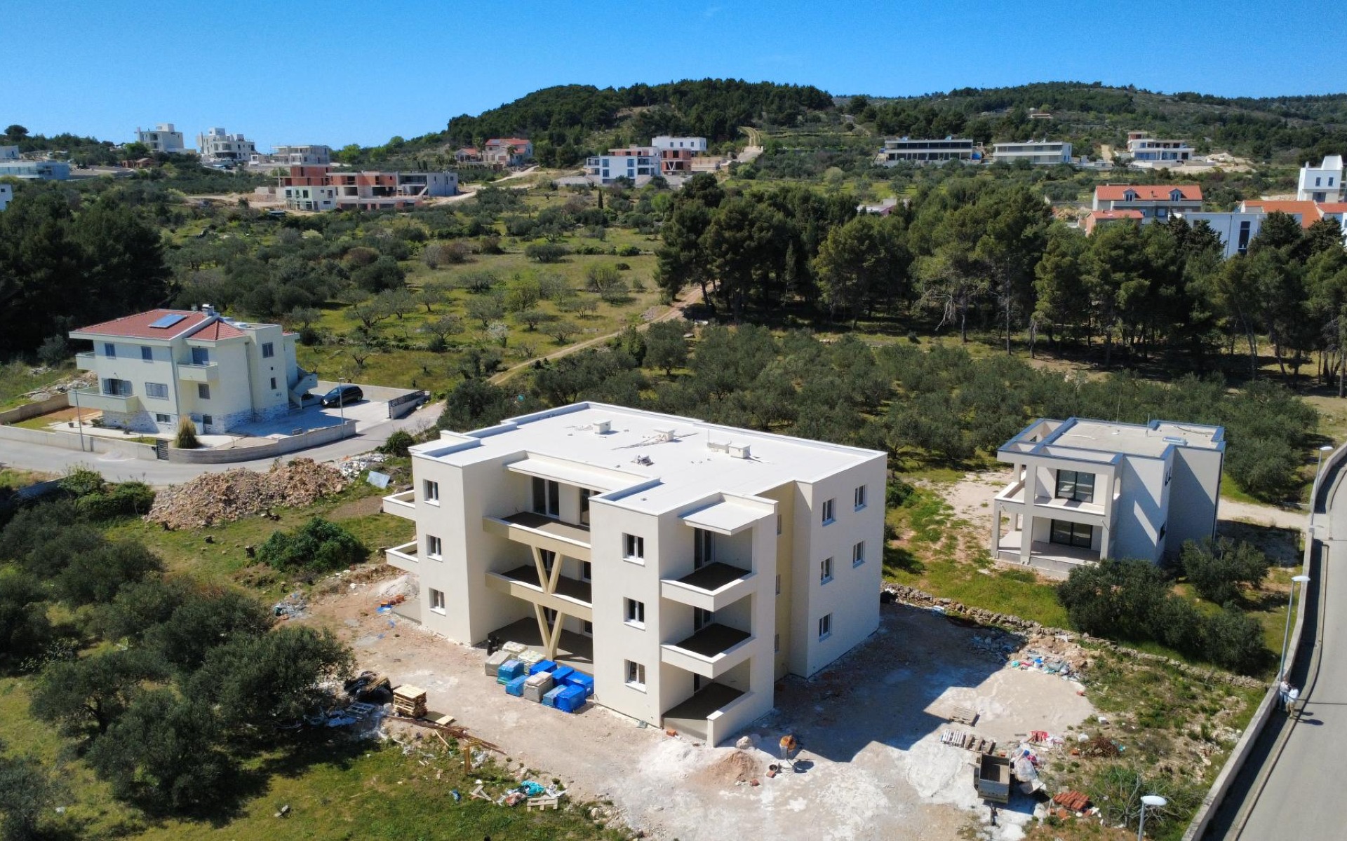 Trosobni stan na prodaju na lijepoj lokaciji