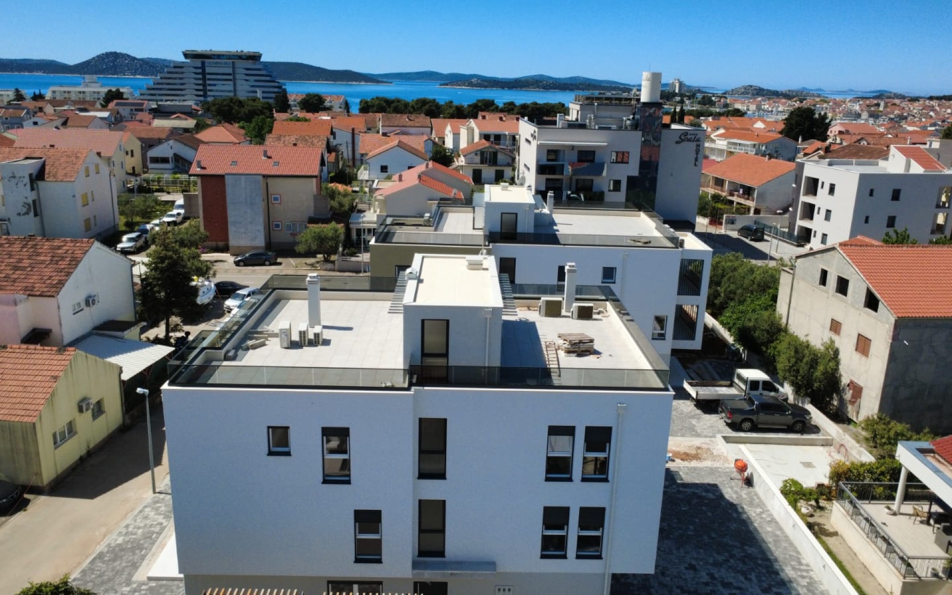 Prizemlje novogradnje na izvrsnoj lokaciji