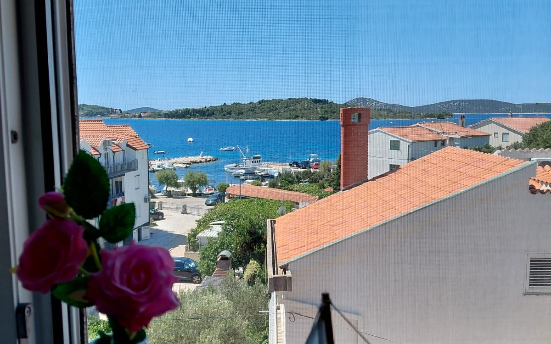 Namješten stan 100 metara od mora